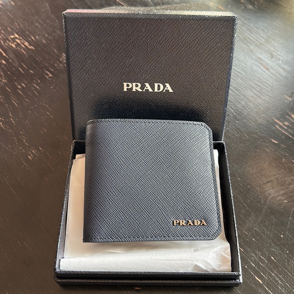 Prada Saffiano Corner Wallet NEW